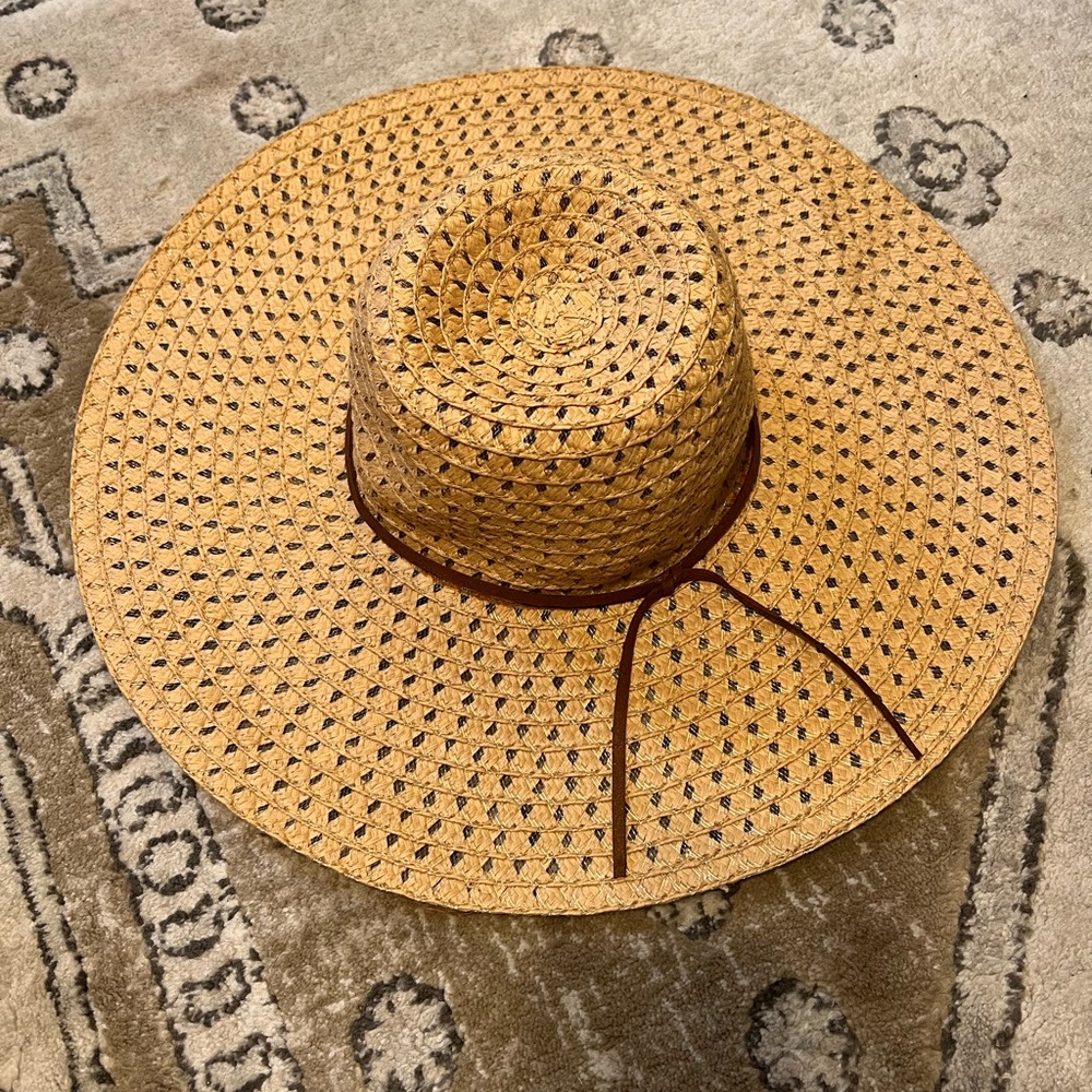 Summer Hat - Picture 1 of 2